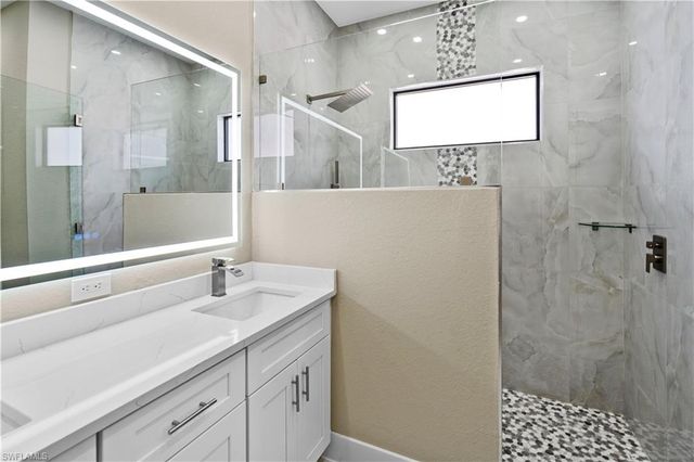 2815 19TH ST SW, Lehigh Acres, FL 33976