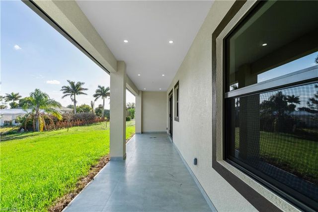 2815 19TH ST SW, Lehigh Acres, FL 33976