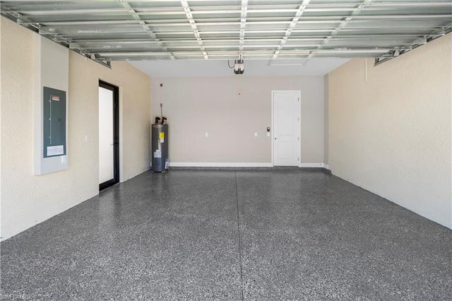 2815 19TH ST SW, Lehigh Acres, FL 33976