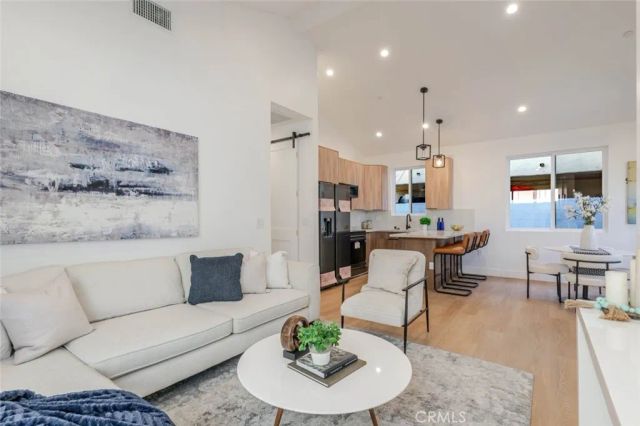 432 W Garfield Avenue, Glendale, CA 91204