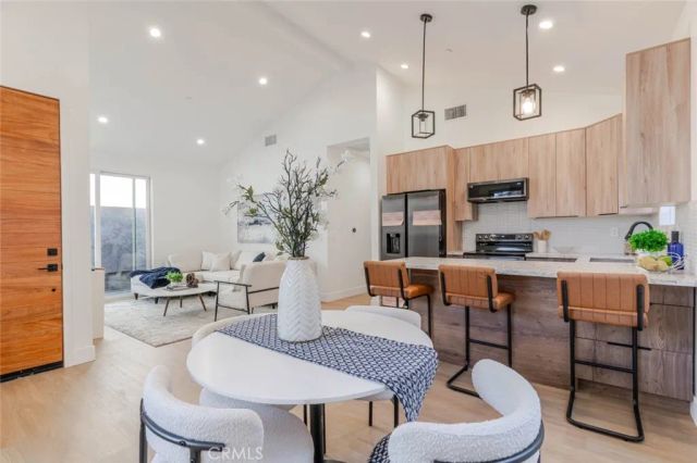 432 W Garfield Avenue, Glendale, CA 91204