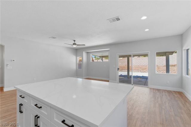 3199 Stratford Hall Court, Las Vegas, NV 89135