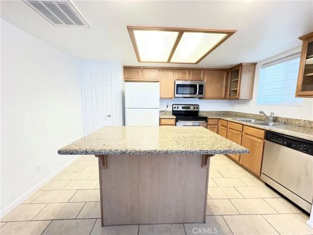 3448 Hathaway 143, Long Beach, CA 90815