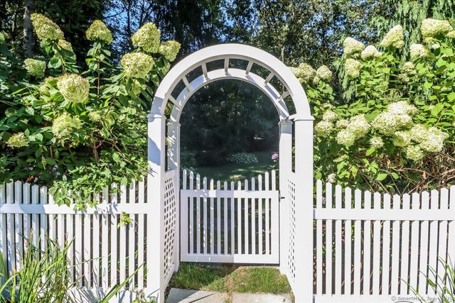 81 Graenest Ridge Road, Wilton, CT 06897