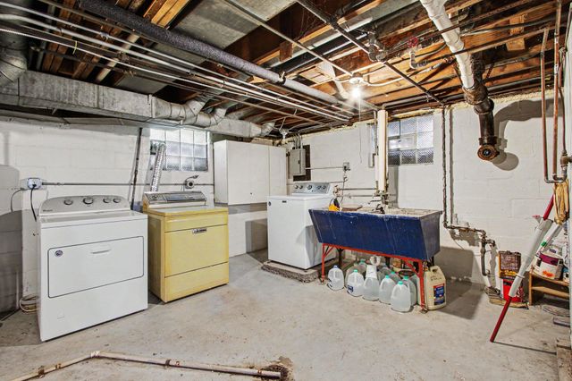 7024 Magoun Avenue, Hammond, IN 46324