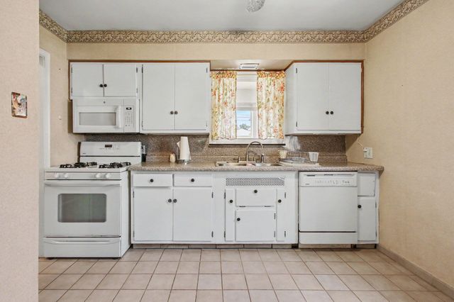 7024 Magoun Avenue, Hammond, IN 46324