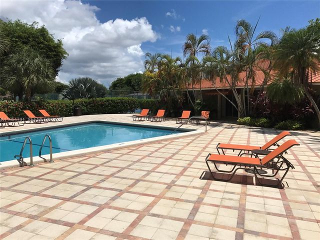 13100 SW 92nd Ave A-203, Miami, FL 33176