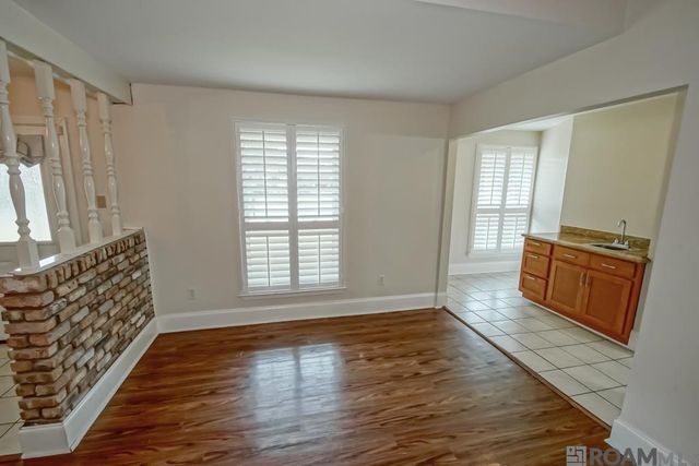 440 Chesterfield Dr, Baton Rouge, LA 70815