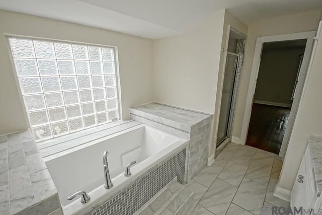 440 Chesterfield Dr, Baton Rouge, LA 70815