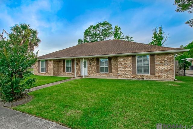 440 Chesterfield Dr, Baton Rouge, LA 70815