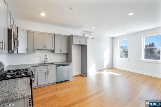 100 North Avenue 10, Plainfield, NJ 07060