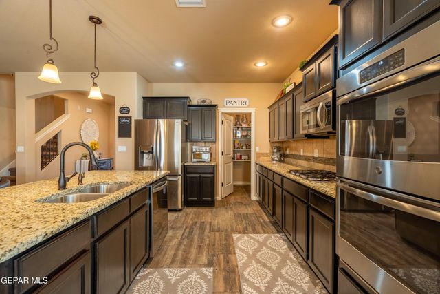 7730 Enchanted View Drive, El Paso, TX 79911