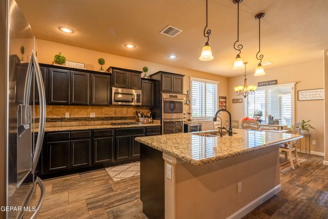 7730 Enchanted View Drive, El Paso, TX 79911