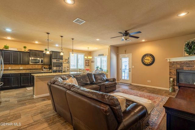 7730 Enchanted View Drive, El Paso, TX 79911