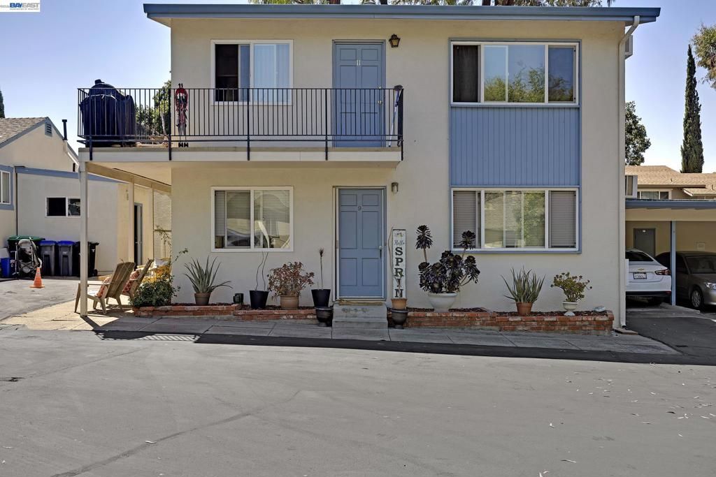 Image 10 of property listing at 4067 Vineyard Ave, Pleasanton, CA 94566