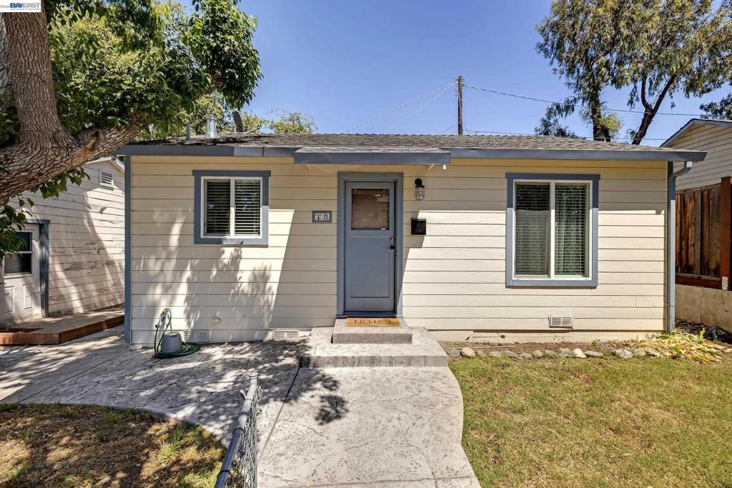 Image 12 of property listing at 4067 Vineyard Ave, Pleasanton, CA 94566