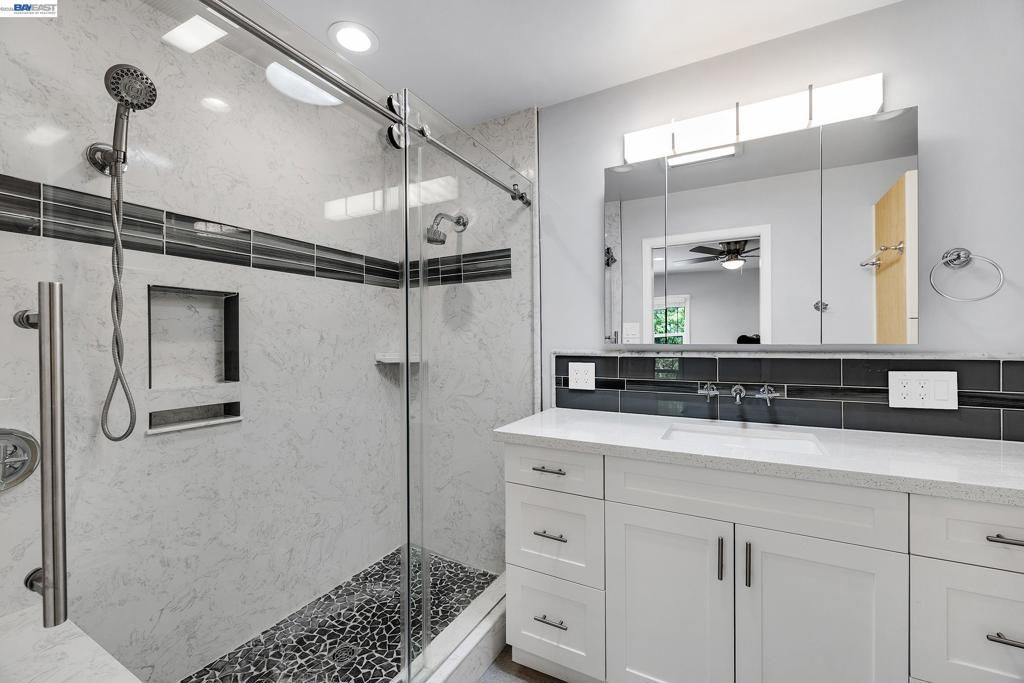 Image 26 of property listing at 4067 Vineyard Ave, Pleasanton, CA 94566