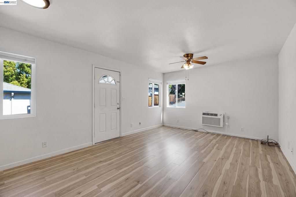 Image 34 of property listing at 4067 Vineyard Ave, Pleasanton, CA 94566