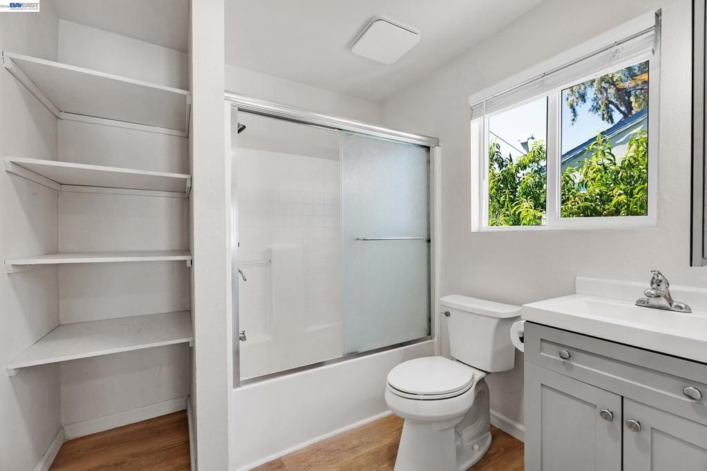 Image 35 of property listing at 4067 Vineyard Ave, Pleasanton, CA 94566