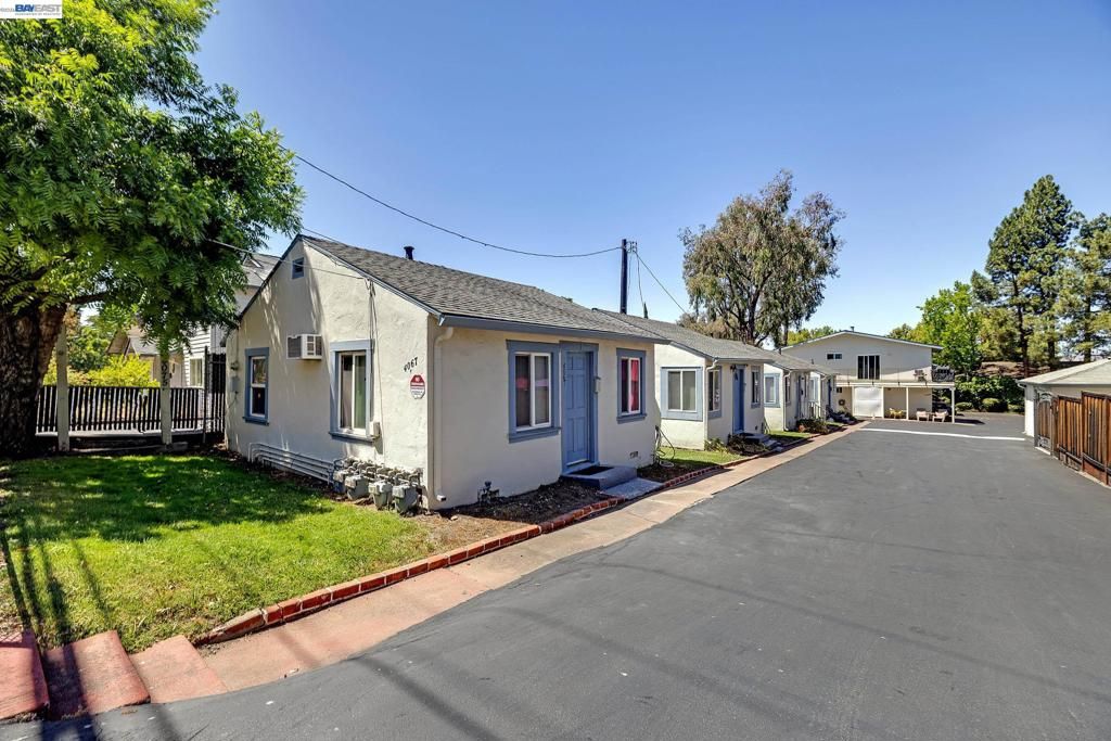 Image 4 of property listing at 4067 Vineyard Ave, Pleasanton, CA 94566