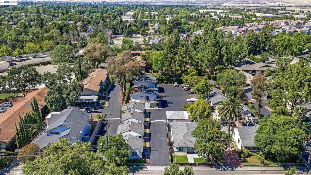 Image 45 of property listing at 4067 Vineyard Ave, Pleasanton, CA 94566