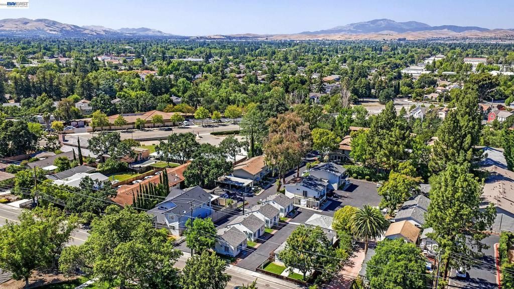 Image 46 of property listing at 4067 Vineyard Ave, Pleasanton, CA 94566