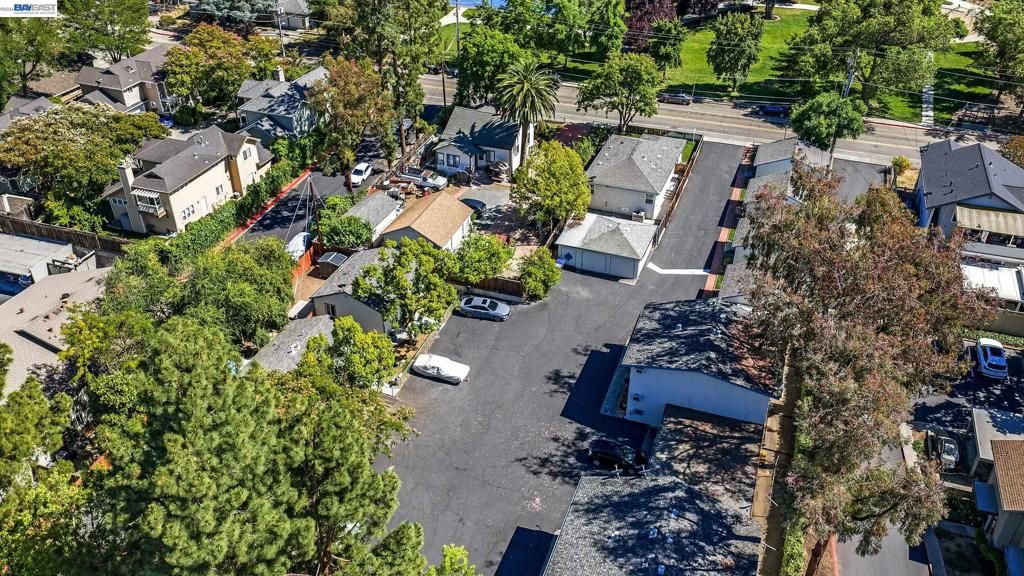 Image 48 of property listing at 4067 Vineyard Ave, Pleasanton, CA 94566