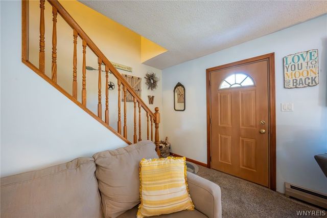 7539 Valley Circle Lane, Boston, NY 14075