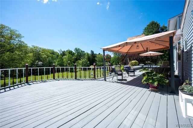 7539 Valley Circle Lane, Boston, NY 14075