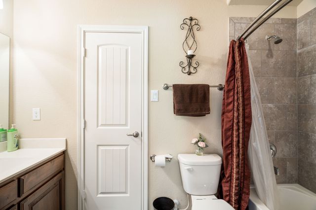 1300 Bellingham Circle, Glenn Heights, TX 75154