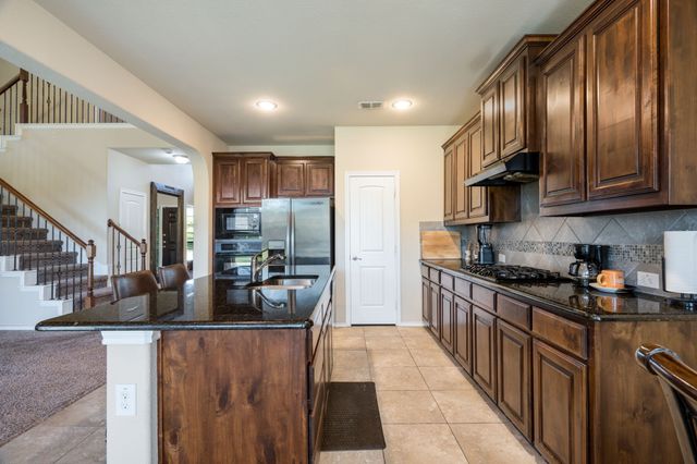 1300 Bellingham Circle, Glenn Heights, TX 75154