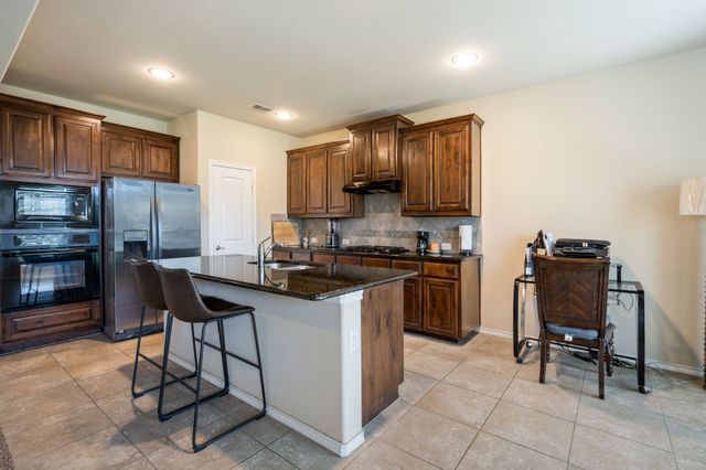 1300 Bellingham Circle, Glenn Heights, TX 75154