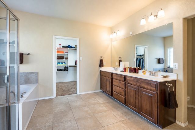 1300 Bellingham Circle, Glenn Heights, TX 75154