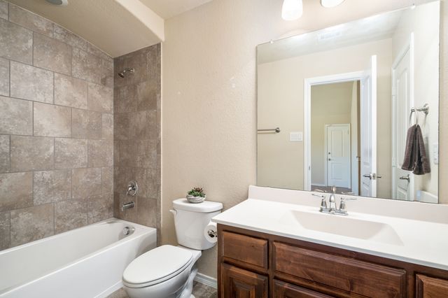 1300 Bellingham Circle, Glenn Heights, TX 75154