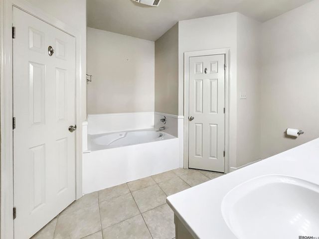 12781 Landon Dr, Walker, LA 70785