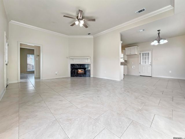 12781 Landon Dr, Walker, LA 70785