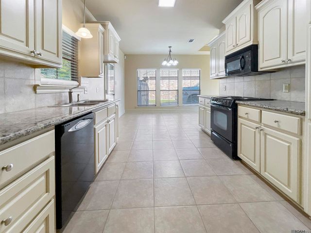 12781 Landon Dr, Walker, LA 70785