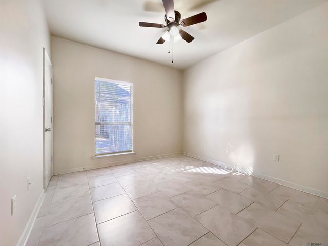 12781 Landon Dr, Walker, LA 70785