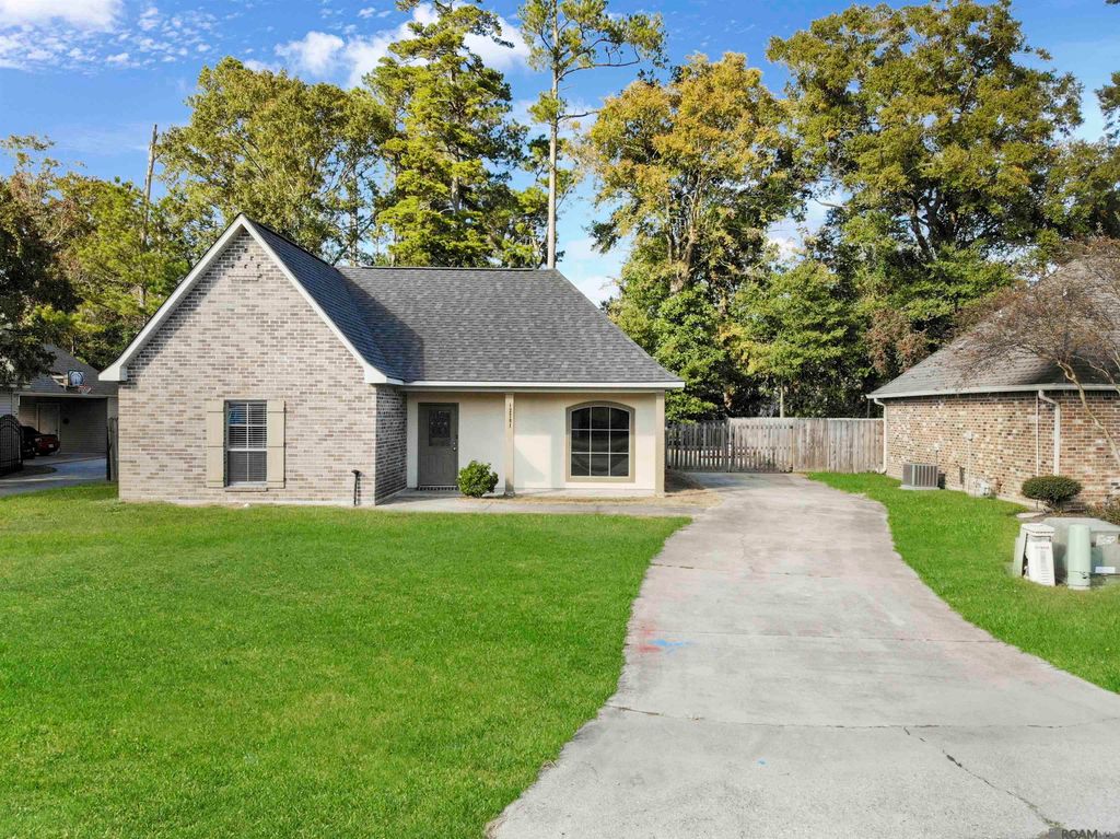 12781 Landon Dr, Walker, LA 70785