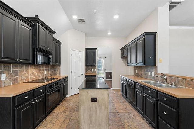 4301 Warrington Way, Norman, OK 73072