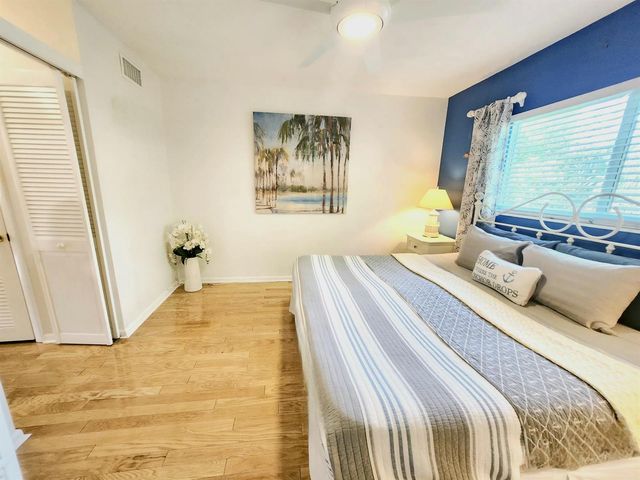 1001 NE 8th Avenue 212, Delray Beach, FL 33483