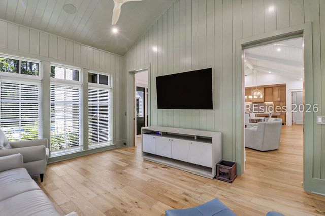 30 Kingston Rd, Hilton Head Island, SC 29928