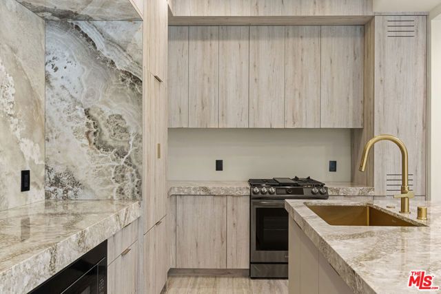 1021 N Ogden Drive 2, West Hollywood, CA 90046