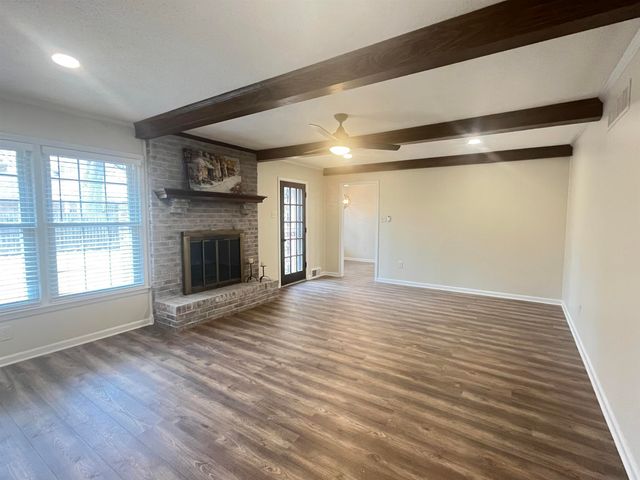 1595 MILLER FARMS RD, Germantown, TN 38138