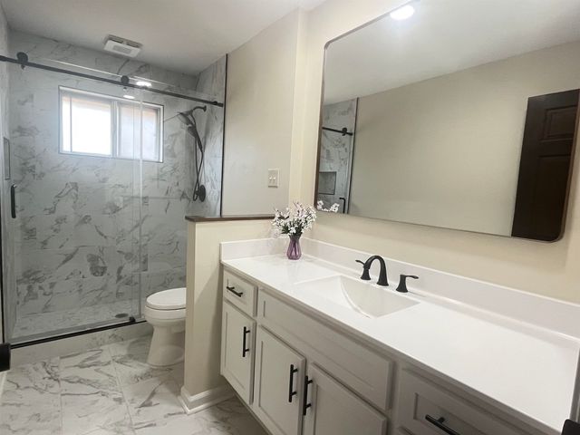 1595 MILLER FARMS RD, Germantown, TN 38138