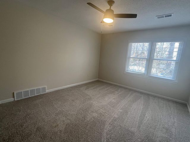 1595 MILLER FARMS RD, Germantown, TN 38138