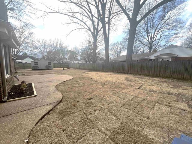 1595 MILLER FARMS RD, Germantown, TN 38138