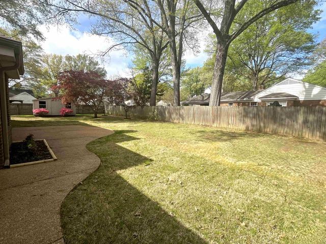 1595 MILLER FARMS RD, Germantown, TN 38138