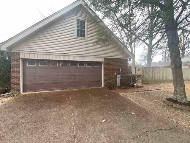 1595 MILLER FARMS RD, Germantown, TN 38138