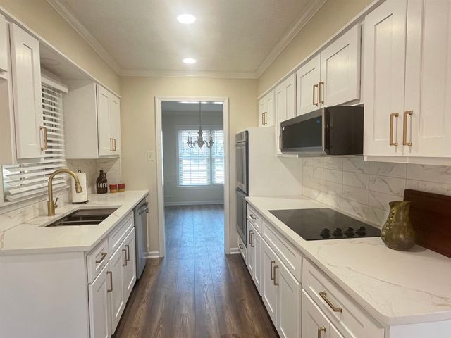 1595 MILLER FARMS RD, Germantown, TN 38138